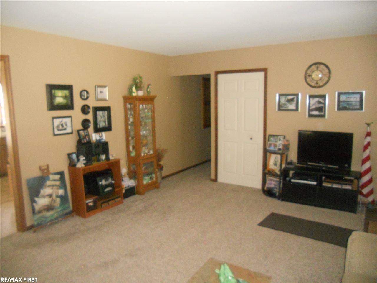 35116 Ridge Street Richmond, MI 48062 - Photo 6 of 25 Gallery Image 6
