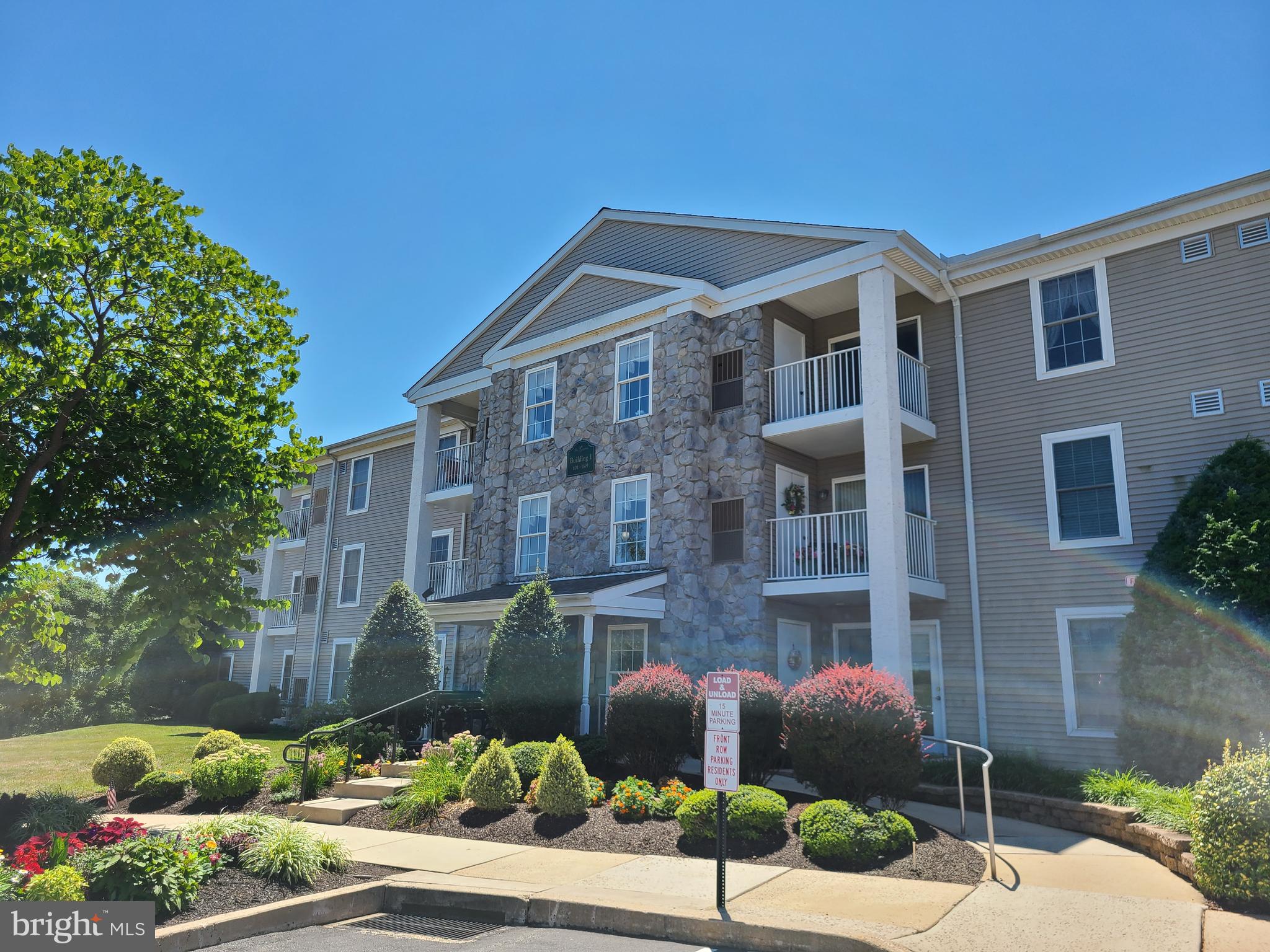 117 Brandon Road Norristown, PA 19403 - Photo 1 of 52 Gallery Image 1