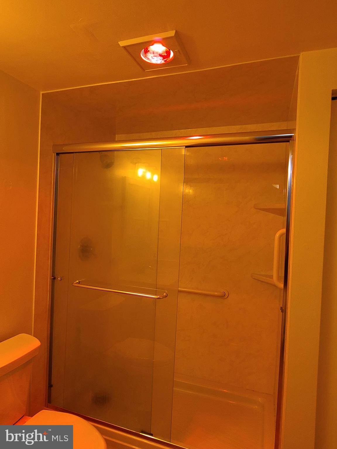 117 Brandon Road Norristown, PA 19403 - Photo 26 of 52 heat lamp
