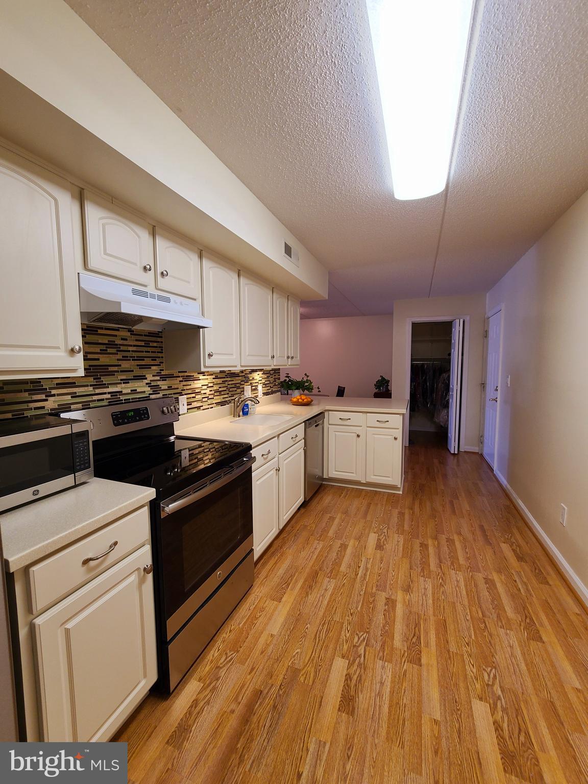117 Brandon Road Norristown, PA 19403 - Photo 10 of 52 updated lighting including under cabinet