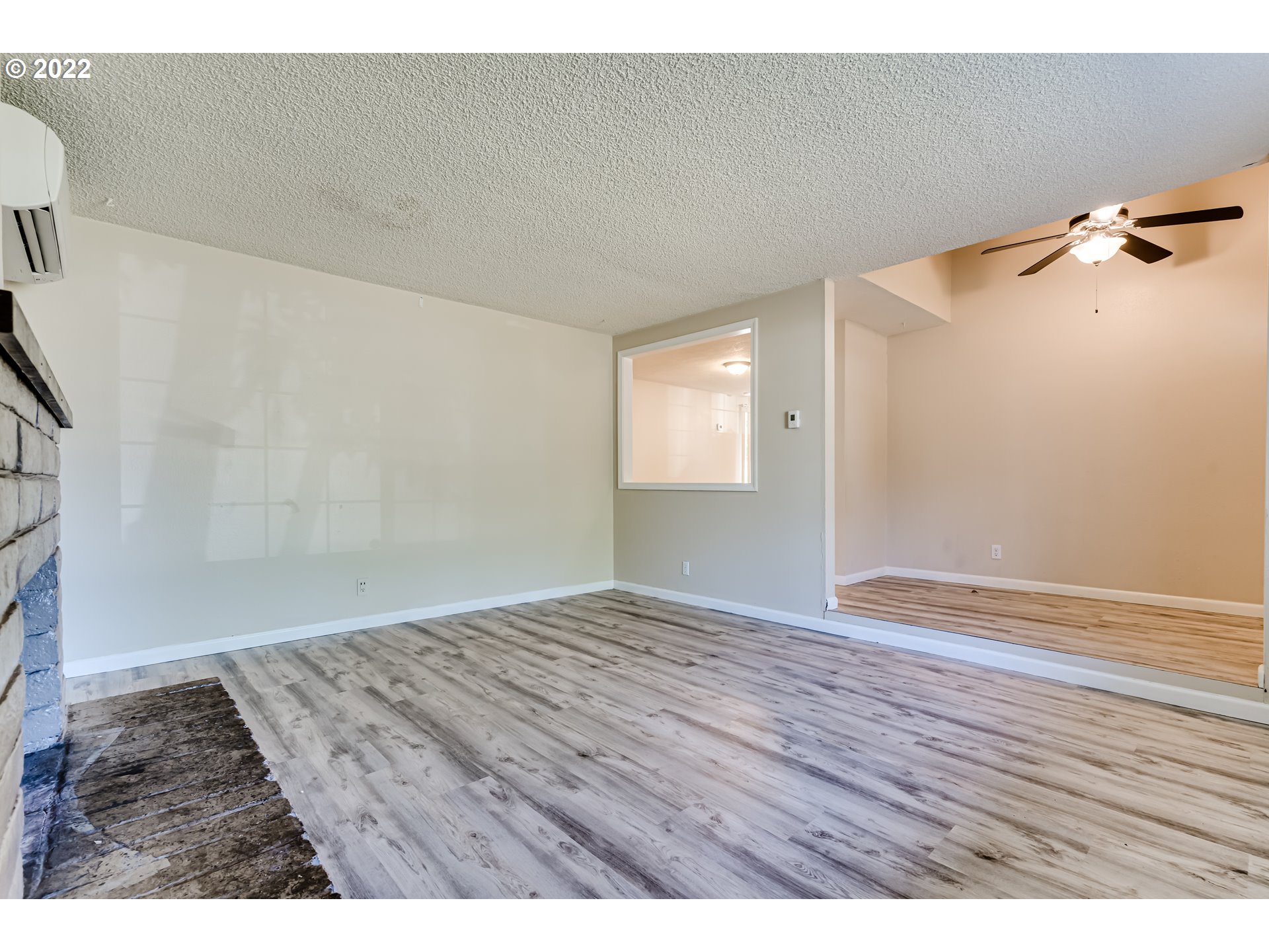2327 Don Street Springfield, OR 97477 - Photo 8 of 31 Living Room