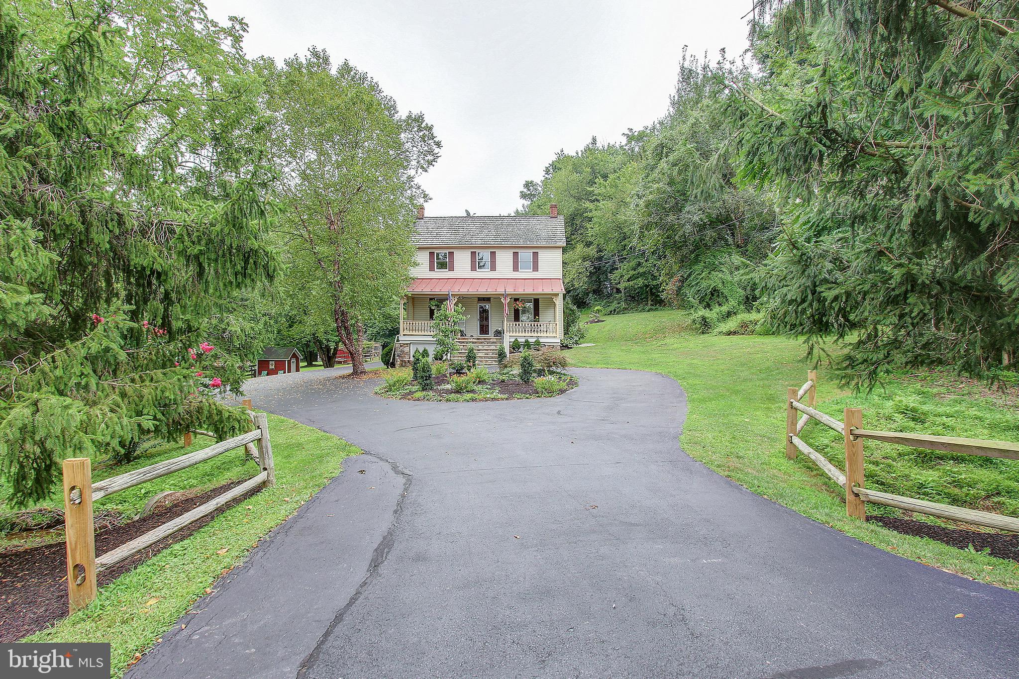 22611 Old Hundred Road Barnesville, MD 20838 - Photo 1 of 68 Circle Driveway!