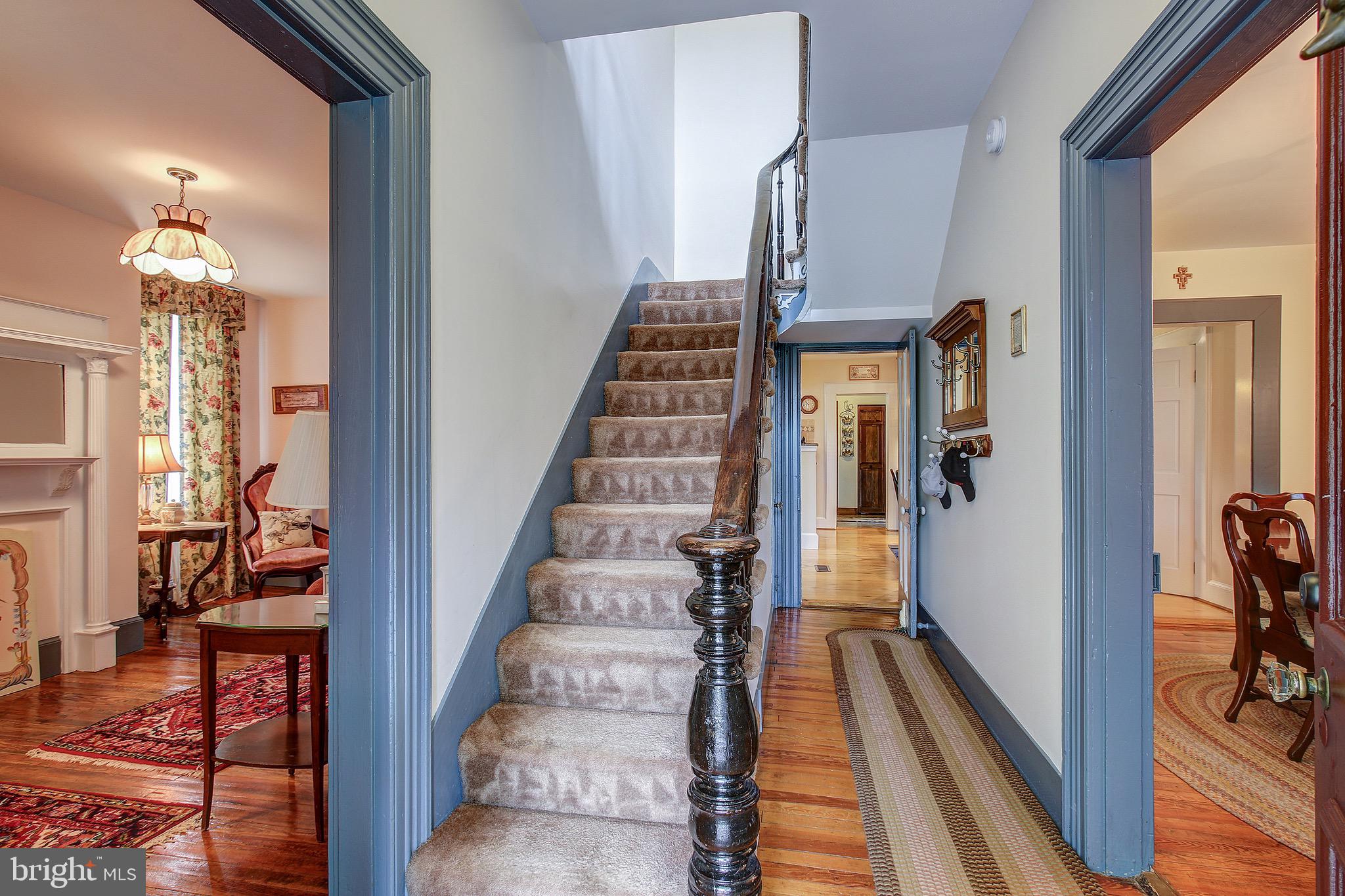 22611 Old Hundred Road Barnesville, MD 20838 - Photo 18 of 68 Gorgeous entryway!
