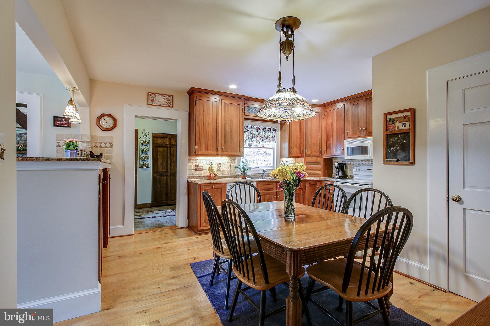 22611 Old Hundred Road Barnesville, MD 20838 - Photo 27 of 68 Eat-In Kitchen