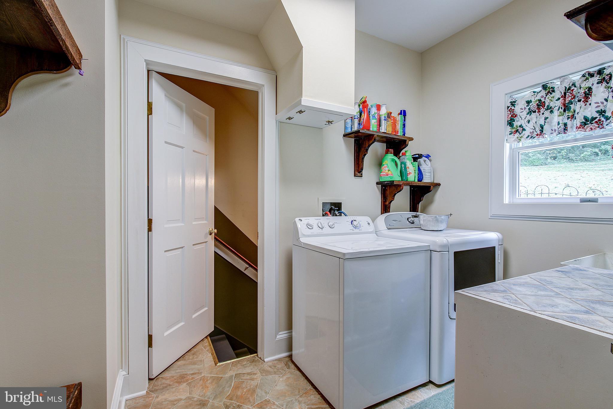 22611 Old Hundred Road Barnesville, MD 20838 - Photo 32 of 68 Main Level Laundry