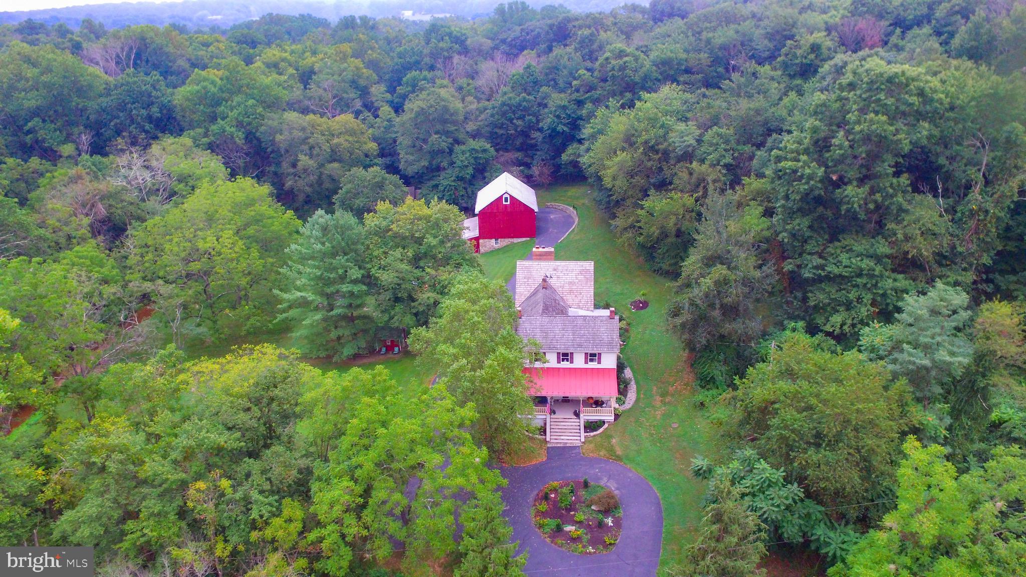 22611 Old Hundred Road Barnesville, MD 20838 - Photo 5 of 68 Circle Driveway!