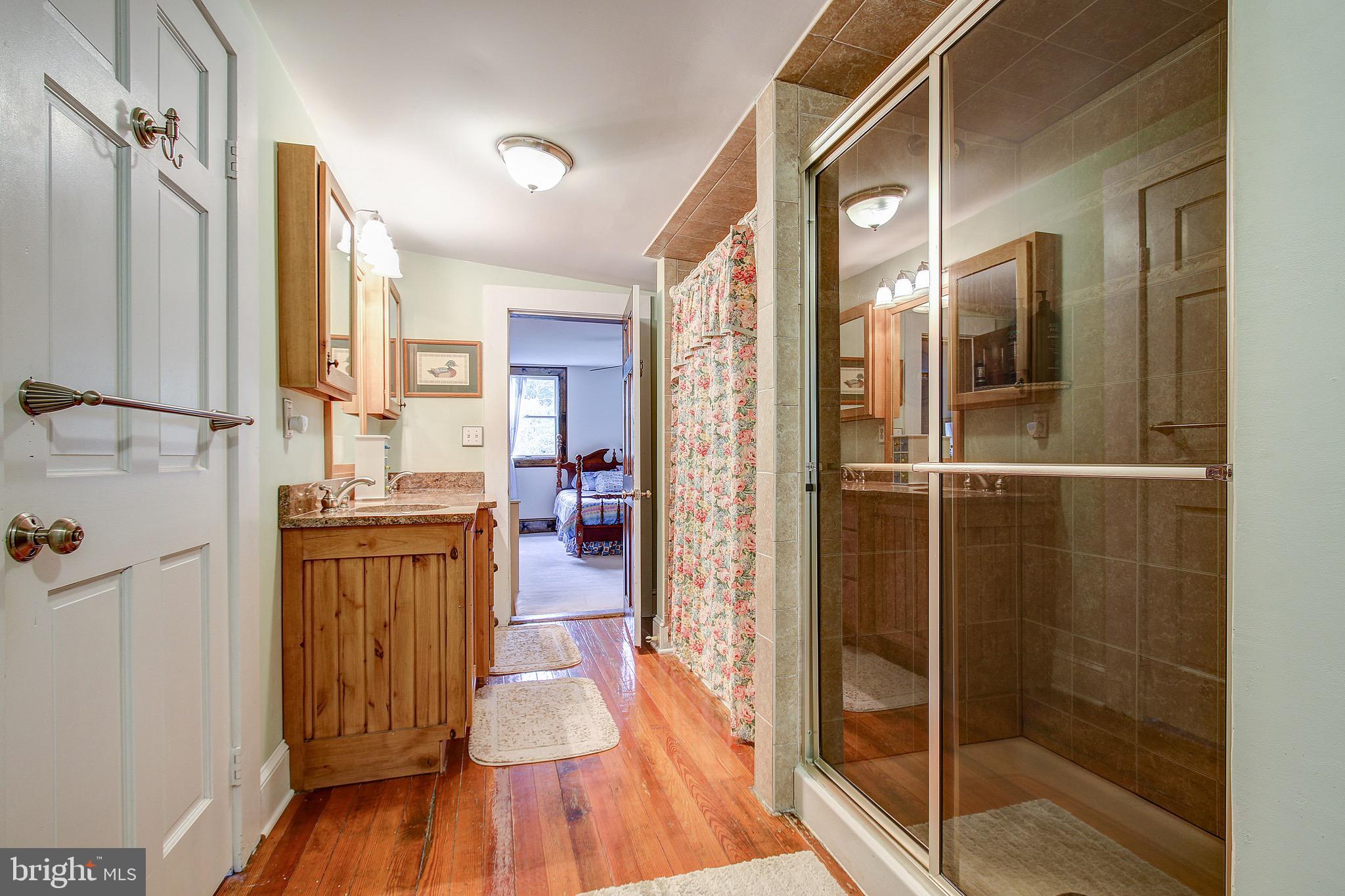 22611 Old Hundred Road Barnesville, MD 20838 - Photo 47 of 68 Upper Level Full Bath