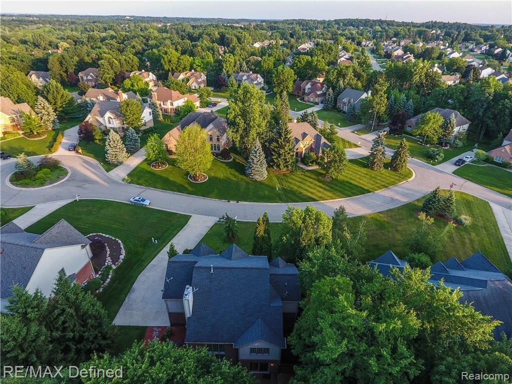 950 Ridgeline Court Lake Orion, MI 48360 - Photo 8 of 48