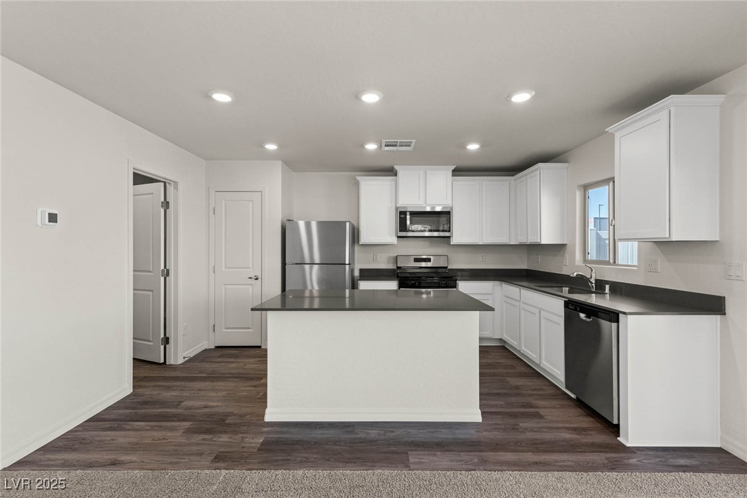 4941 Toad Lily Street Las Vegas, NV 89122 - Photo 2 of 11