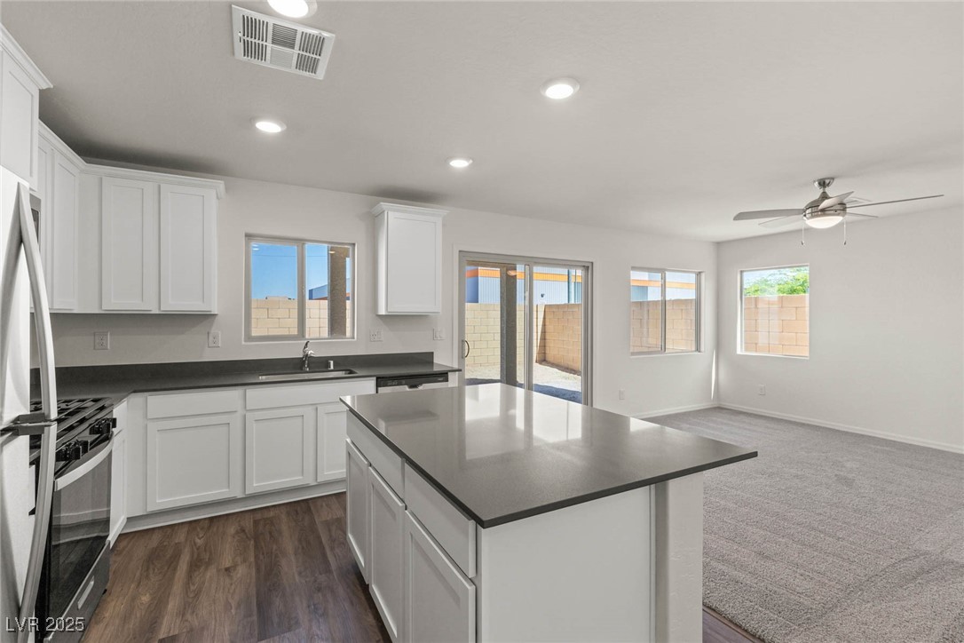 4941 Toad Lily Street Las Vegas, NV 89122 - Photo 3 of 11