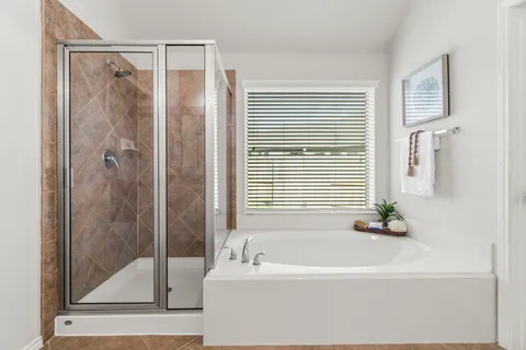 $395,000 | 2707 Oak Pass Court, Conroe, TX 77385