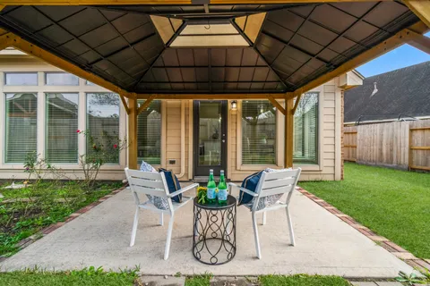 $395,000 | 2707 Oak Pass Court, Conroe, TX 77385