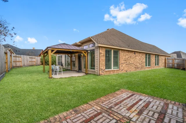 $395,000 | 2707 Oak Pass Court, Conroe, TX 77385