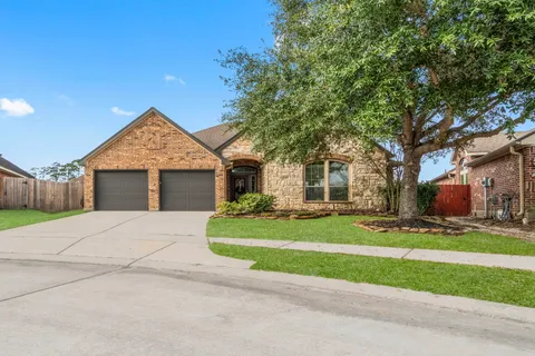 $395,000 | 2707 Oak Pass Court, Conroe, TX 77385