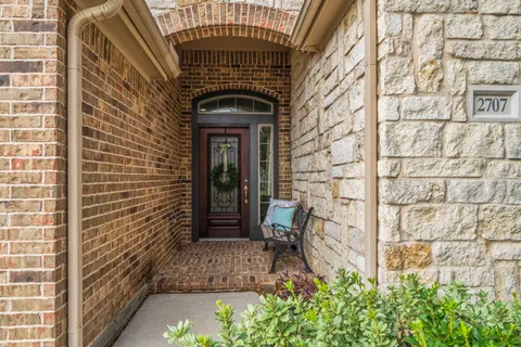 $395,000 | 2707 Oak Pass Court, Conroe, TX 77385