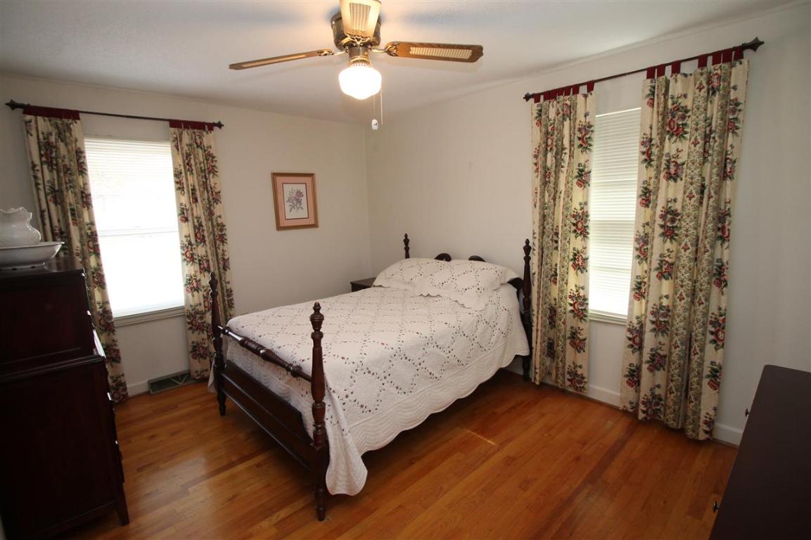 303 Shadow Lane Seneca, SC 29678 - Photo 2 of 31 Gallery Image 2