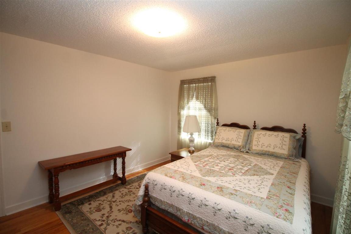 303 Shadow Lane Seneca, SC 29678 - Photo 3 of 31 Gallery Image 3