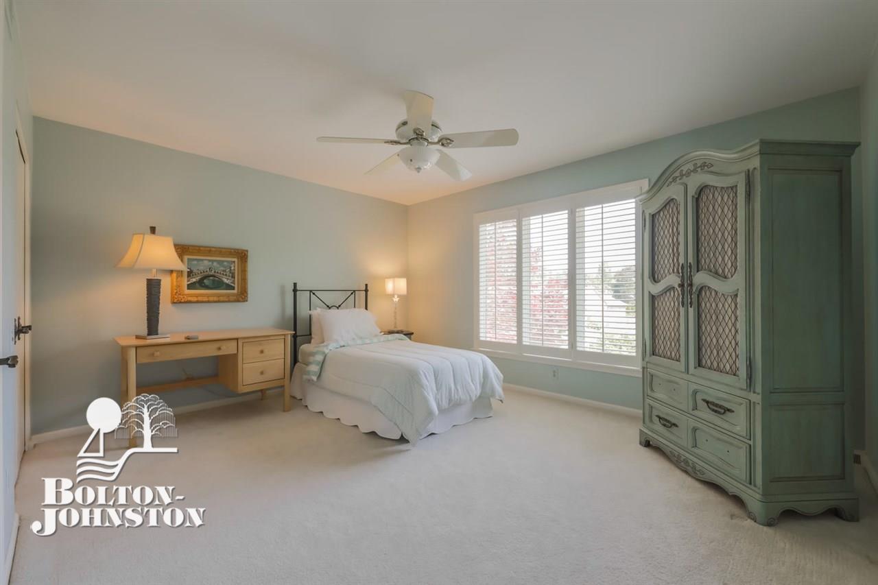 69 Belle Meade Road Grosse Pointe, MI 48236 - Photo 26 of 33 3rd Bedroom
