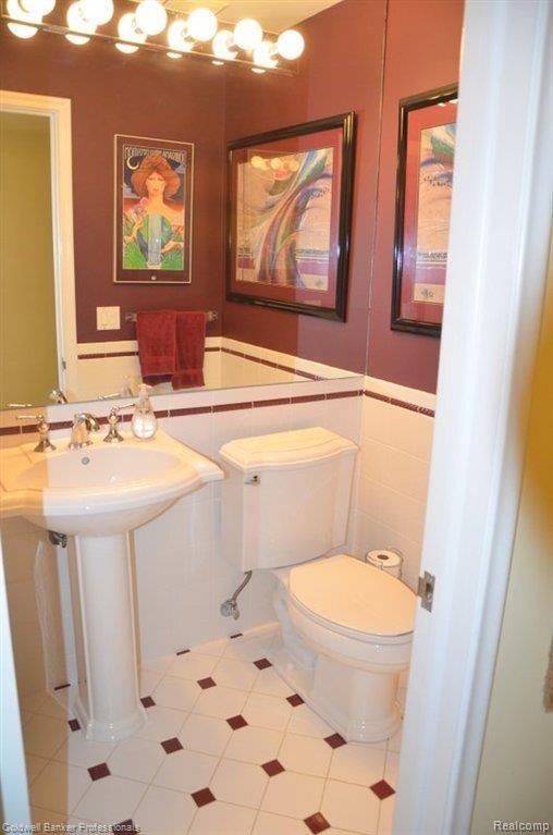 982 Top View Road Bloomfield Hills, MI 48304 - Photo 17 of 24 DSC_0201-001.JPG
