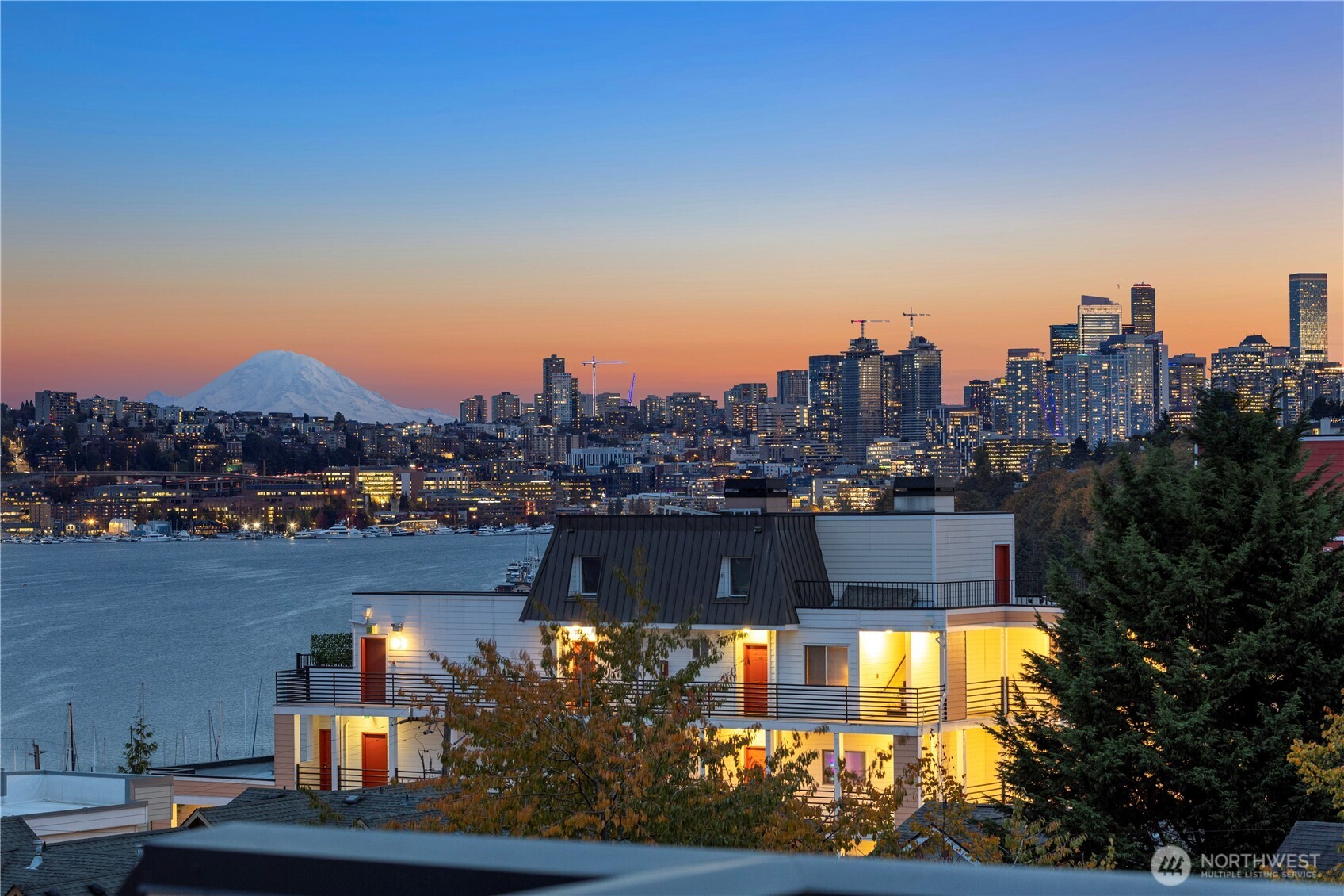922 North 35th Street Seattle, WA 98103 - Photo 2 of 25 Gallery Image 2