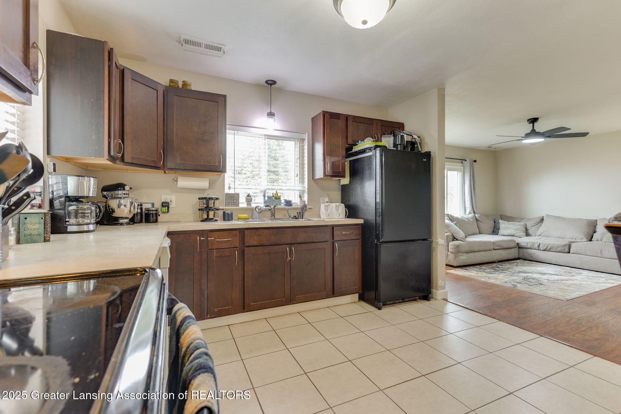 15412 Airport Road Lansing, MI 48906 - Photo 10 of 27 10