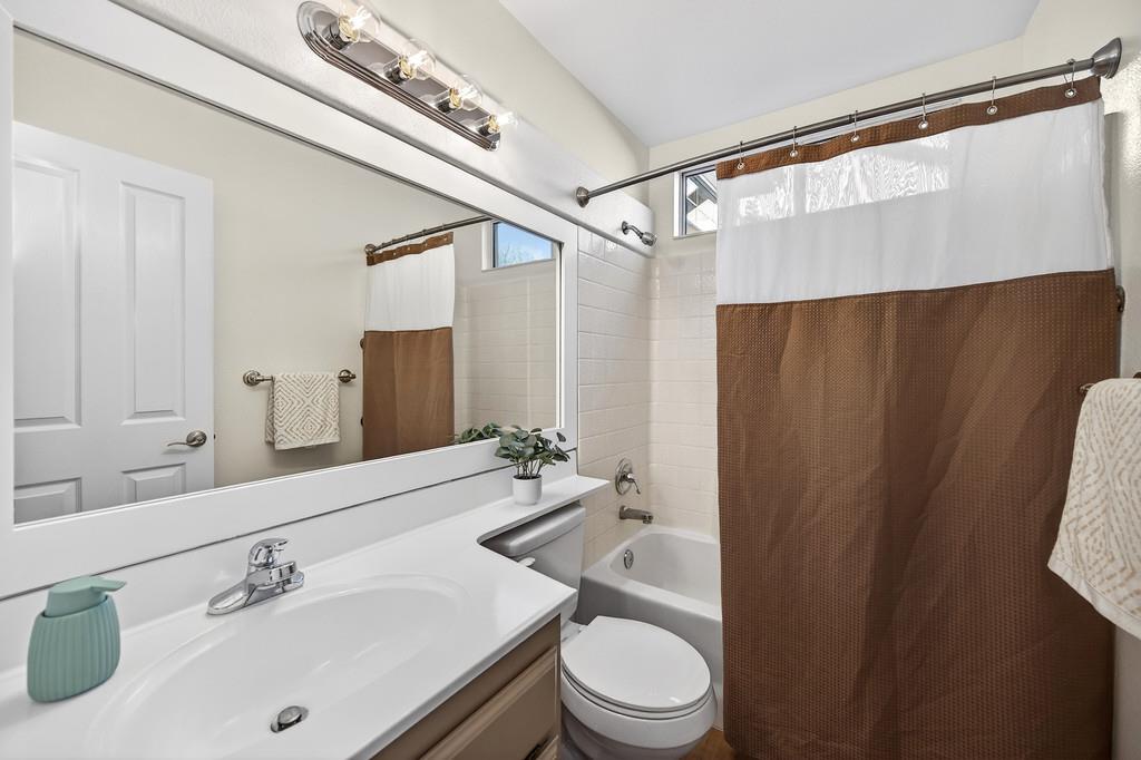 225 Rochelle Court Roseville, CA 95661 - Photo 33 of 40