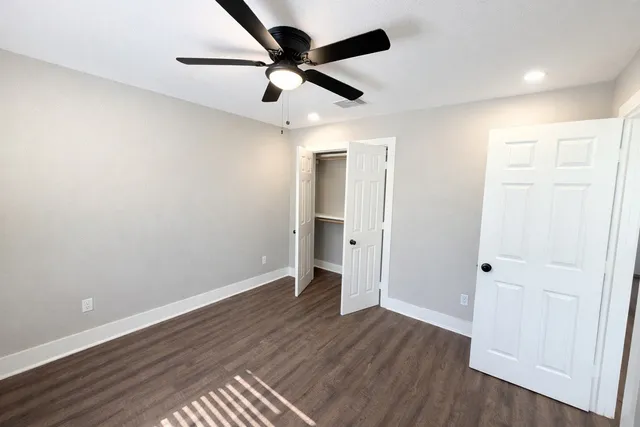 $1,999 | 5105 Oak Avenue, Pasadena, TX 77503