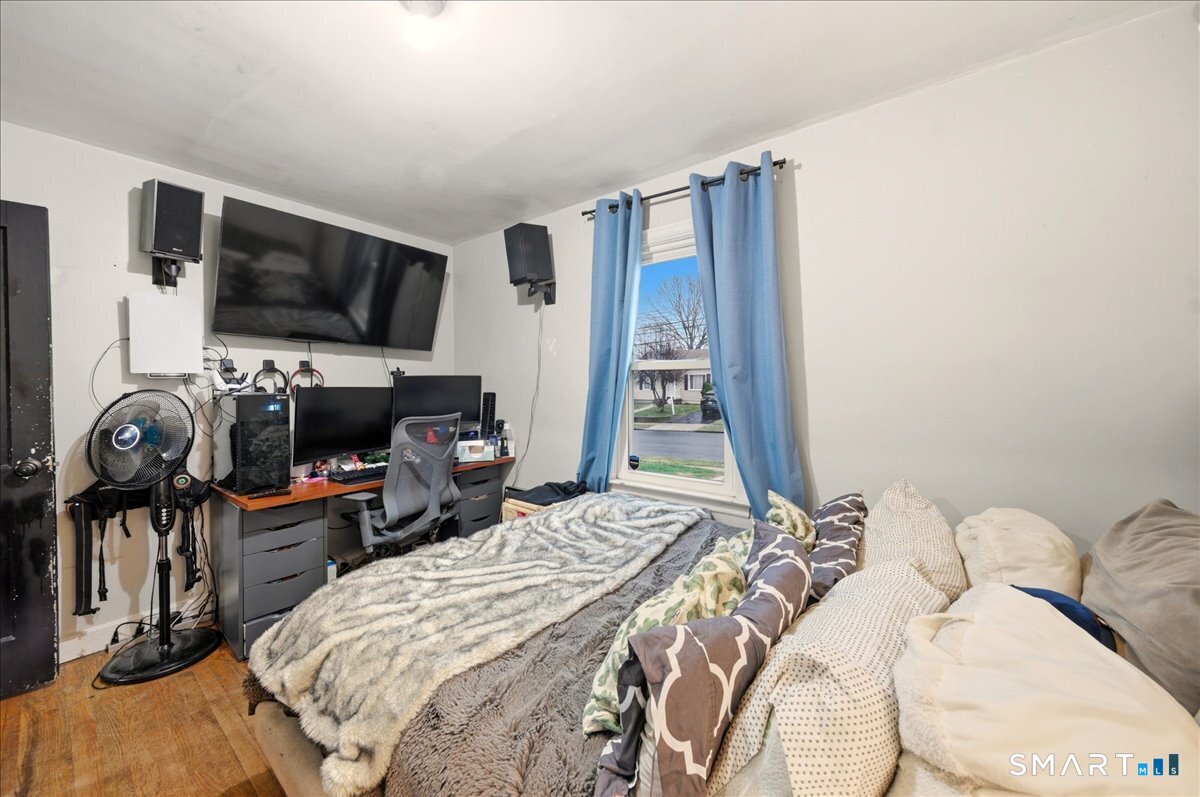 646 Merritt Street Bridgeport, CT 06606 - Photo 4 of 15