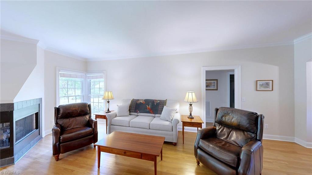 2329 Addison Boulevard High Point, NC 27262 - Photo 14 of 50 Living room