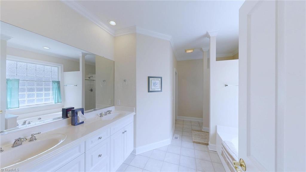2329 Addison Boulevard High Point, NC 27262 - Photo 46 of 50 En-suite