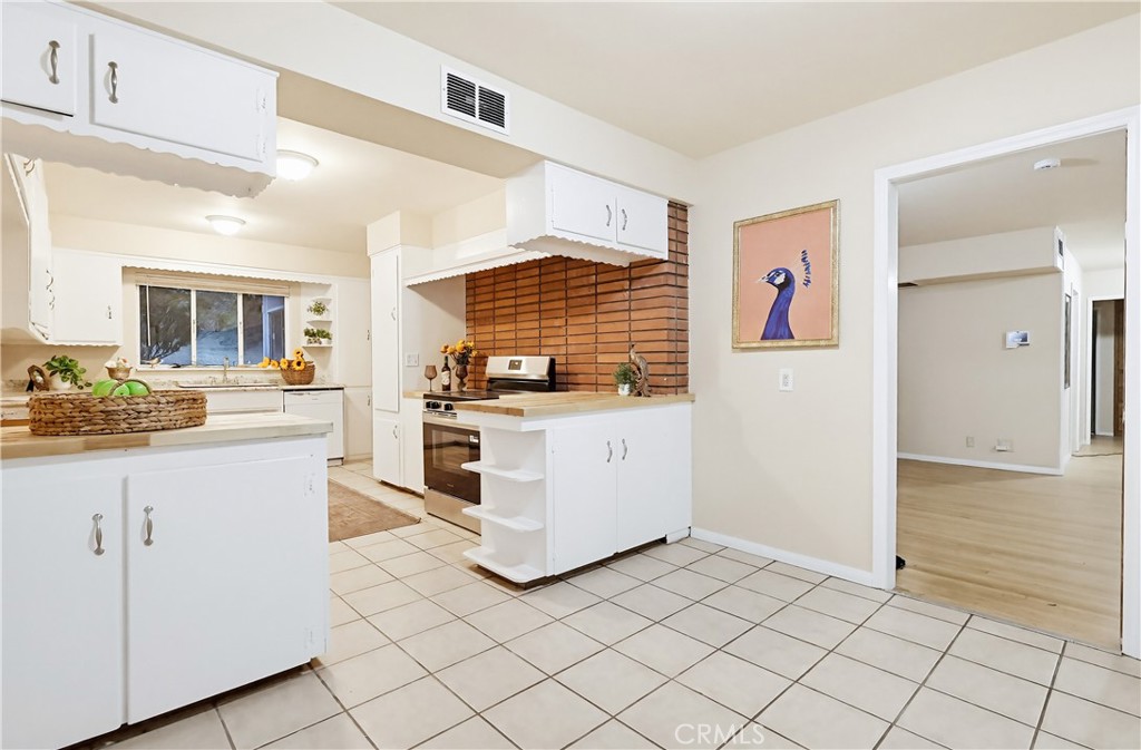 9522 Cedarvale Road Tujunga, CA 91042 - Photo 26 of 68