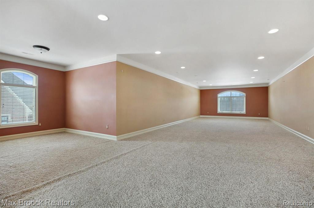 4633 Theheights Boulevard Rochester, MI 48306 - Photo 32 of 48 Gallery Image 32