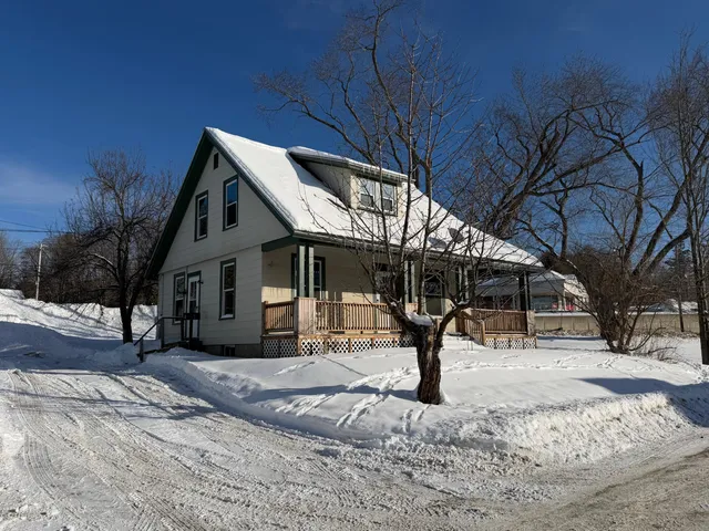 $179,900 | 7 Fay Court, Dexter, ME 04930