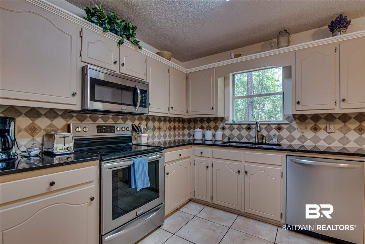 205 Avon Circle East Daphne, AL 36526 - Photo 9 of 31