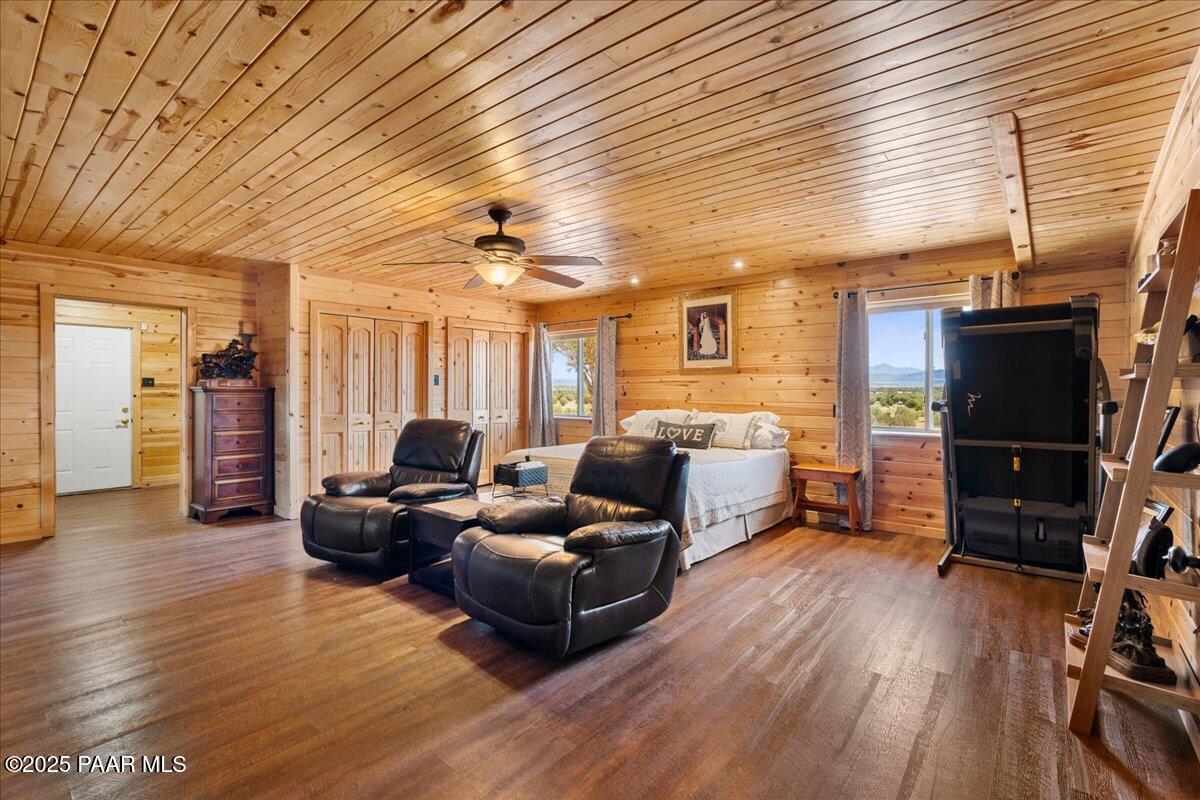 0 Juniperwood Ranch Ash Fork, AZ 86320 - Photo 14 of 35 a living room with furniture and a flat screen tv