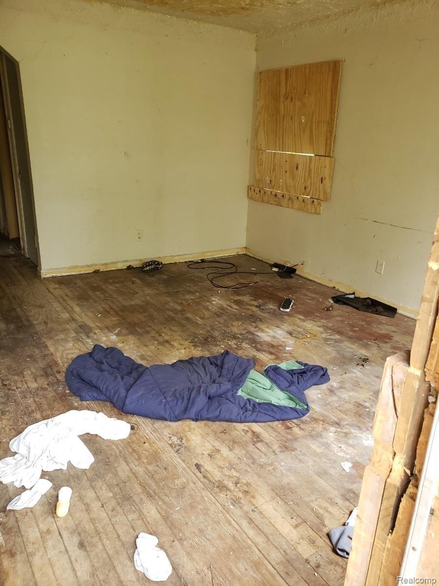 9582 Decatur Street Detroit, MI 48227 - Photo 6 of 12 IMG_1080.jpg