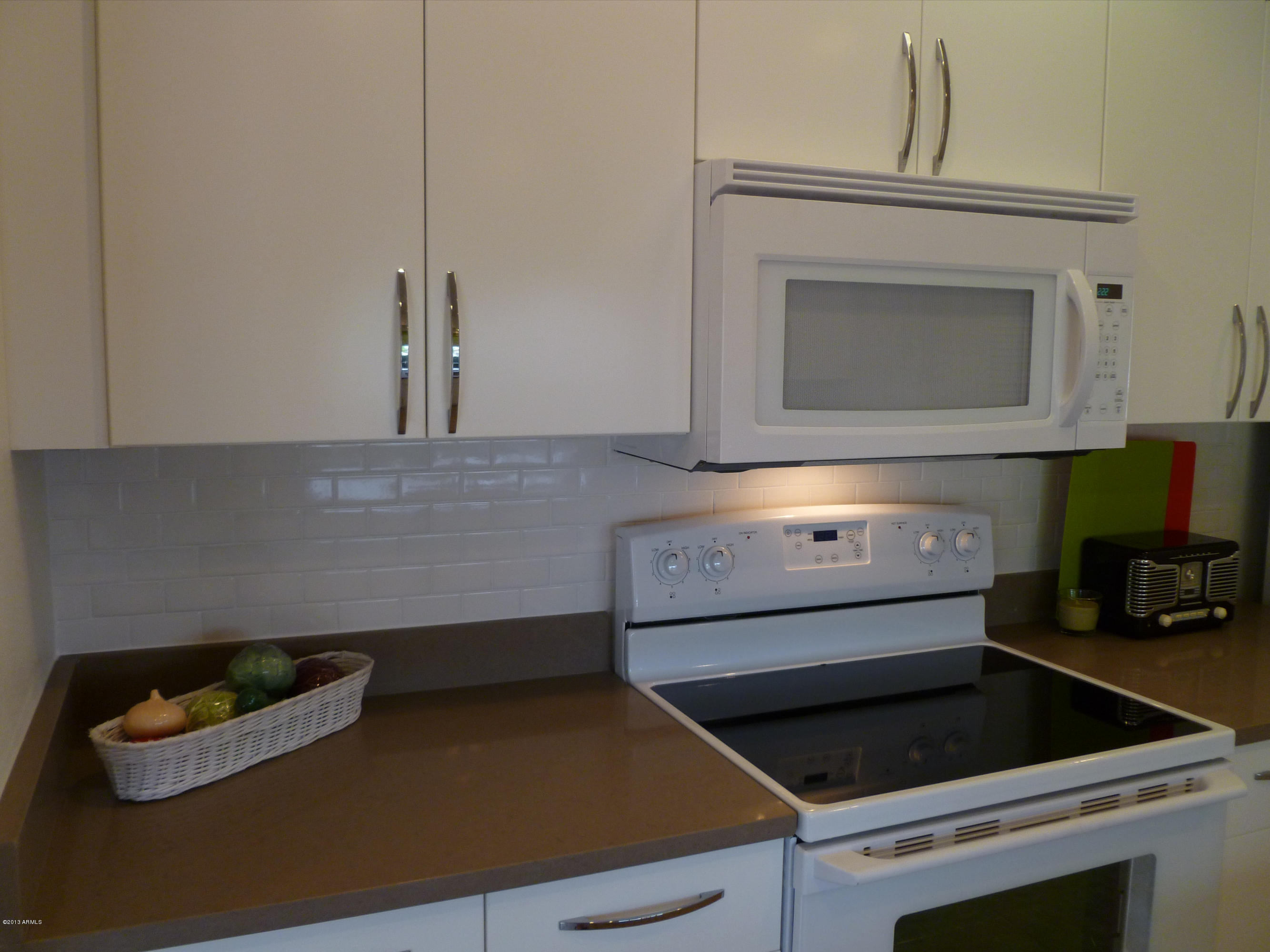 15446 North Ridgeview Road Sun City, AZ 85351 - Photo 8 of 27 Quartz countertops and new appliances