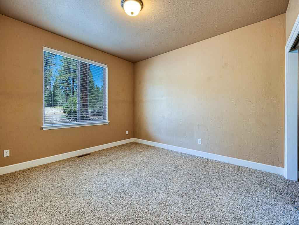 1096 Timber Ridge Loop Klamath Falls, OR 97601 - Photo 33 of 40 1096 Timber Ridge-33