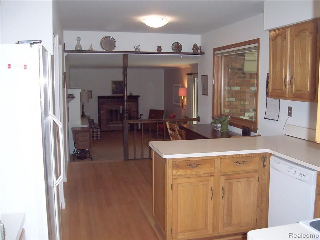 3572 Salem Road Troy, MI 48084 - Photo 7 of 19 Kitchen