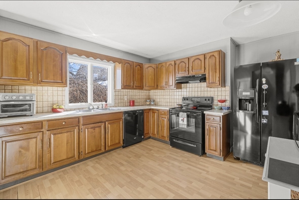 24 Valley Street Fall River, MA 02724 - Photo 11 of 24