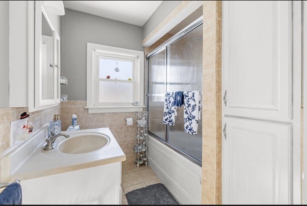 24 Valley Street Fall River, MA 02724 - Photo 13 of 24