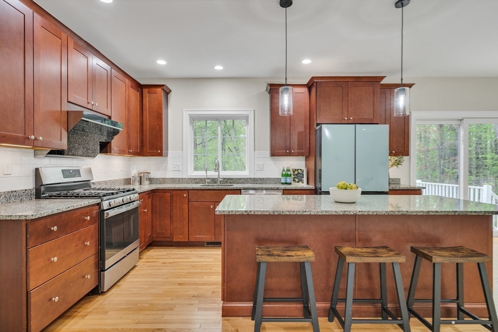 12 Cowdry Hill Road Westford, MA 01886 - Photo 8 of 38