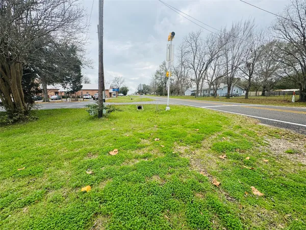$174,500 | 401 South Fm 356, Onalaska, TX 77360