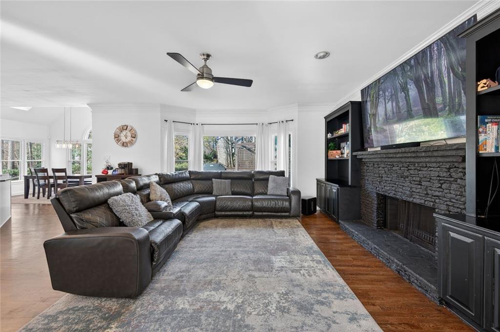 5490 Grove Point Road Johns Creek, GA 30022 - Photo 12 of 63