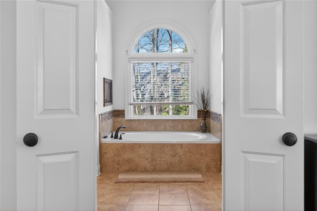 5490 Grove Point Road Johns Creek, GA 30022 - Photo 27 of 63