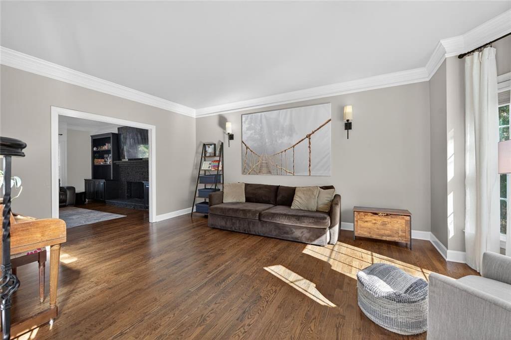 5490 Grove Point Road Johns Creek, GA 30022 - Photo 9 of 63