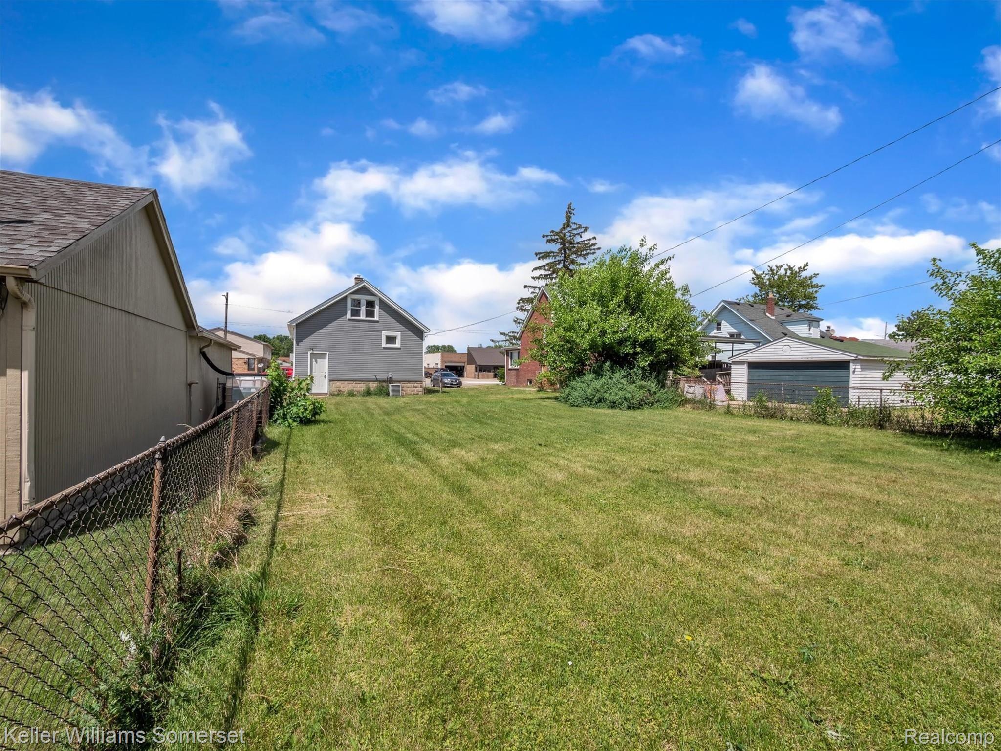 16494 East 10 Mile Road Eastpointe, MI 48021 - Photo 25 of 26 BACK