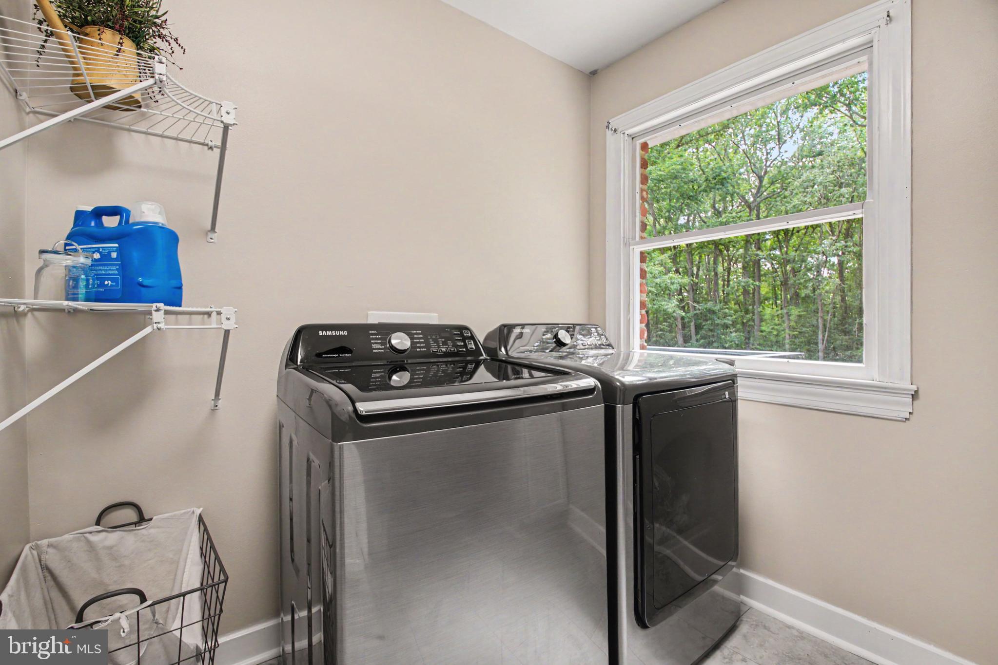10224 Mill Pond Road Spotsylvania, VA 22551 - Photo 13 of 52 Laundry w/Vinyl Tile Floor &Conveying Washer&Dryer
