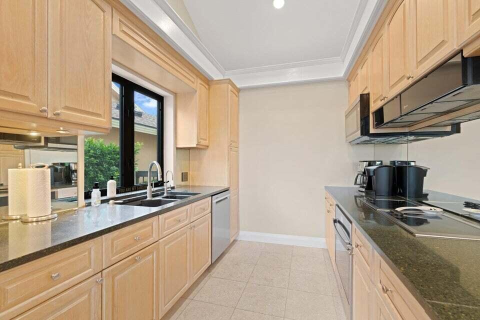 197 Ridge Road Jupiter, FL 33477 - Photo 12 of 33 chefs kitchen
