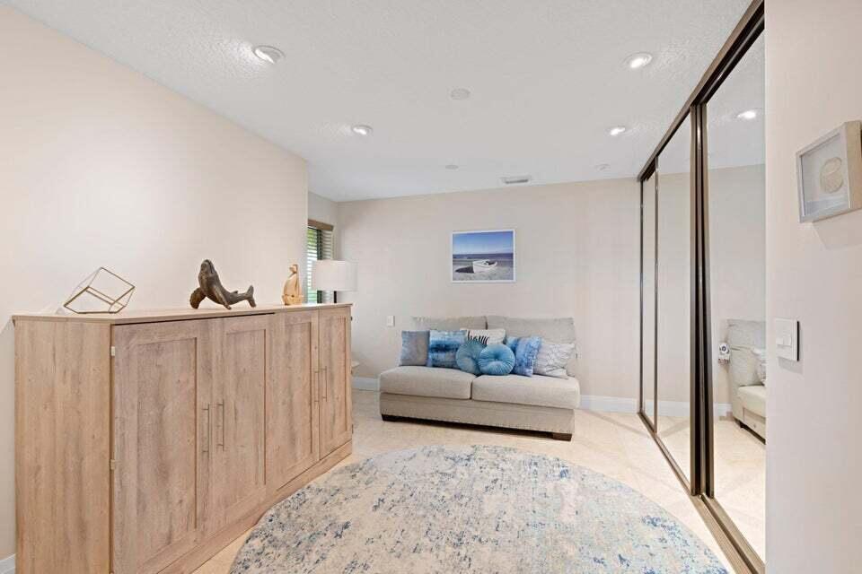 197 Ridge Road Jupiter, FL 33477 - Photo 14 of 33 Guest suite